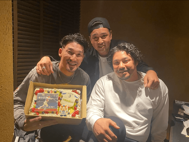 梶谷隆幸、DeNA宮﨑らとの写真公開「仲間は最高だな！」