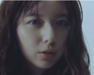 上白石萌歌、新作MV「泡吹」公開！無邪気な魅力にファン熱狂