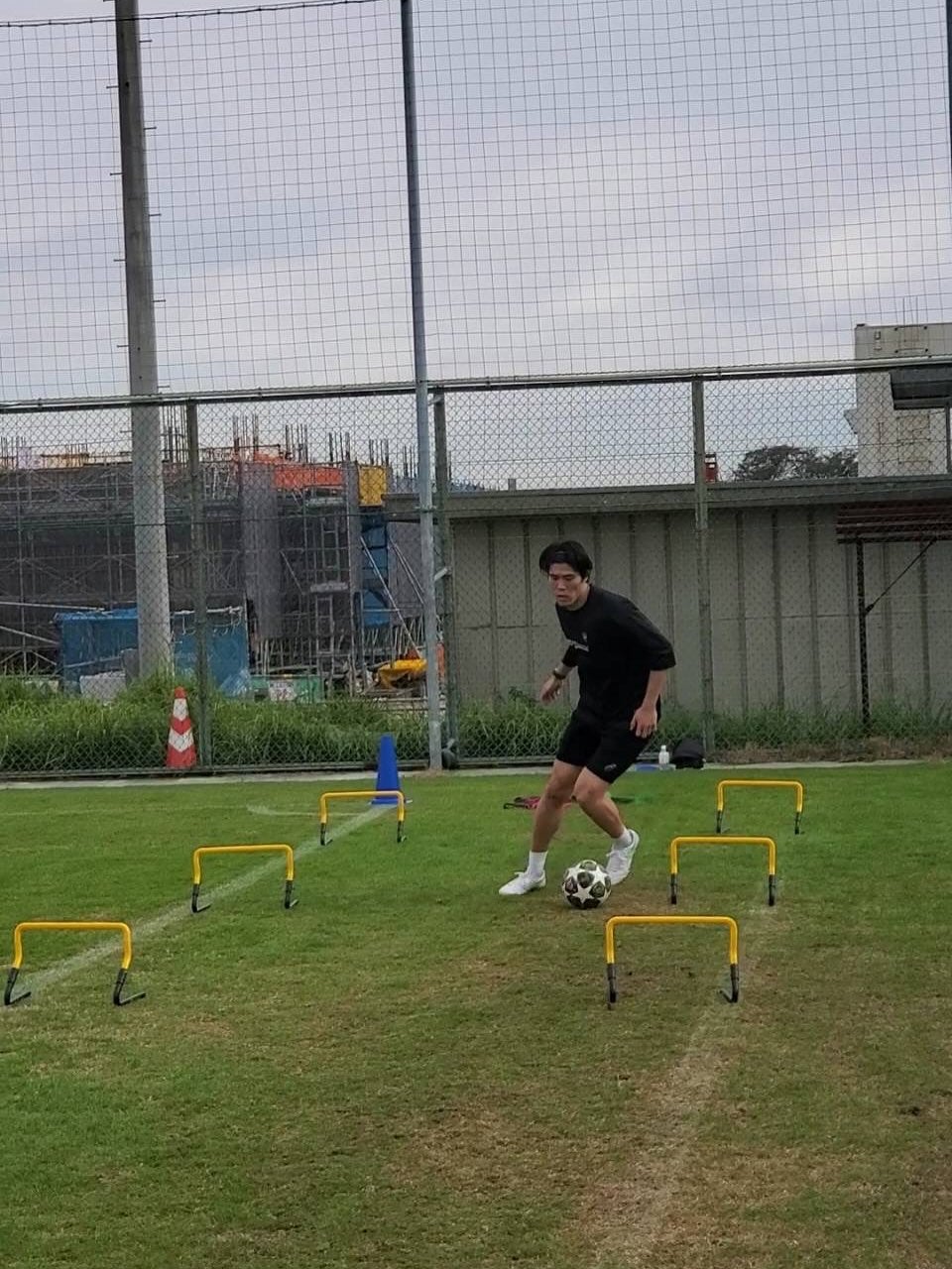 冨安健洋、27歳の誕生日にリハビリ姿を公開　アーセナル退団後も前を向く姿勢にファン感動「焦らず戻ってきて！」