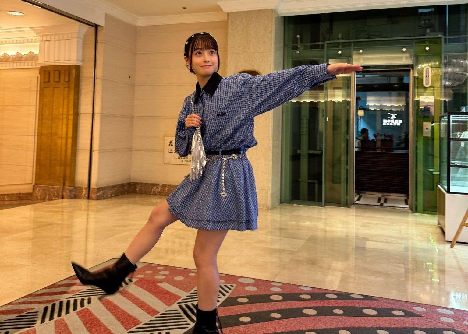 橋本環奈、上海公演を終えて帰国　ファンとのやり取りに笑顔も