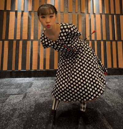 「キュンキュンしてます」美女バトントワラー・安東利香、ドット衣装のパフォーマンス動画にファン釘付け！「バトンと会話してるみたい」