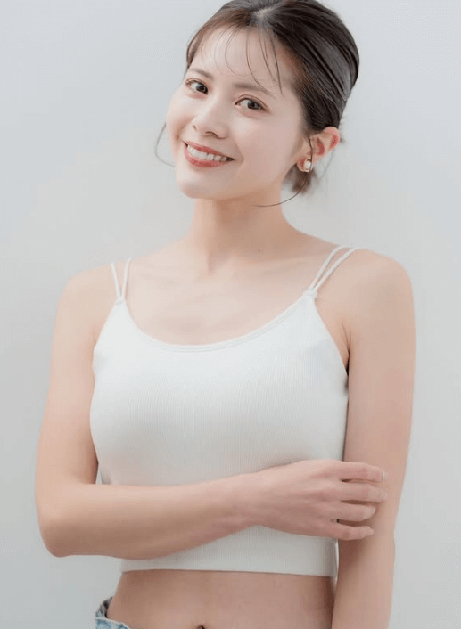 「めちゃくちゃセクシー」美女ランナー、モデルな1日の”ヘソ出し・ヴィーナスショット”を披露！ギャップにファン悶絶「メチャクチャ美しい」