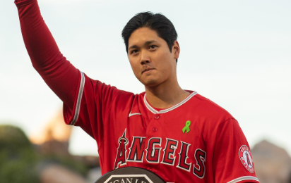🔥エンゼルス公式が大谷翔平のMVP授賞式の様子を投稿❕MVPコール巻き起こる🏆
