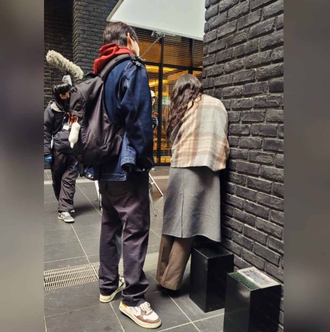 約30cm😵二階堂ふみ＆韓国人俳優の身長差が話題に💕「後ろ姿、可愛すぎます♡」