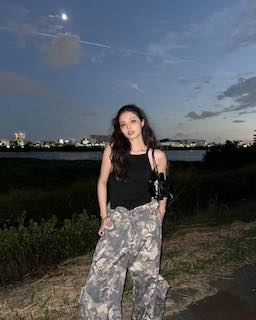 兄は登録者380万人越えYouTuber 人気モデルが抜群スタイル披露で話題に「どんどん愛が増してます」