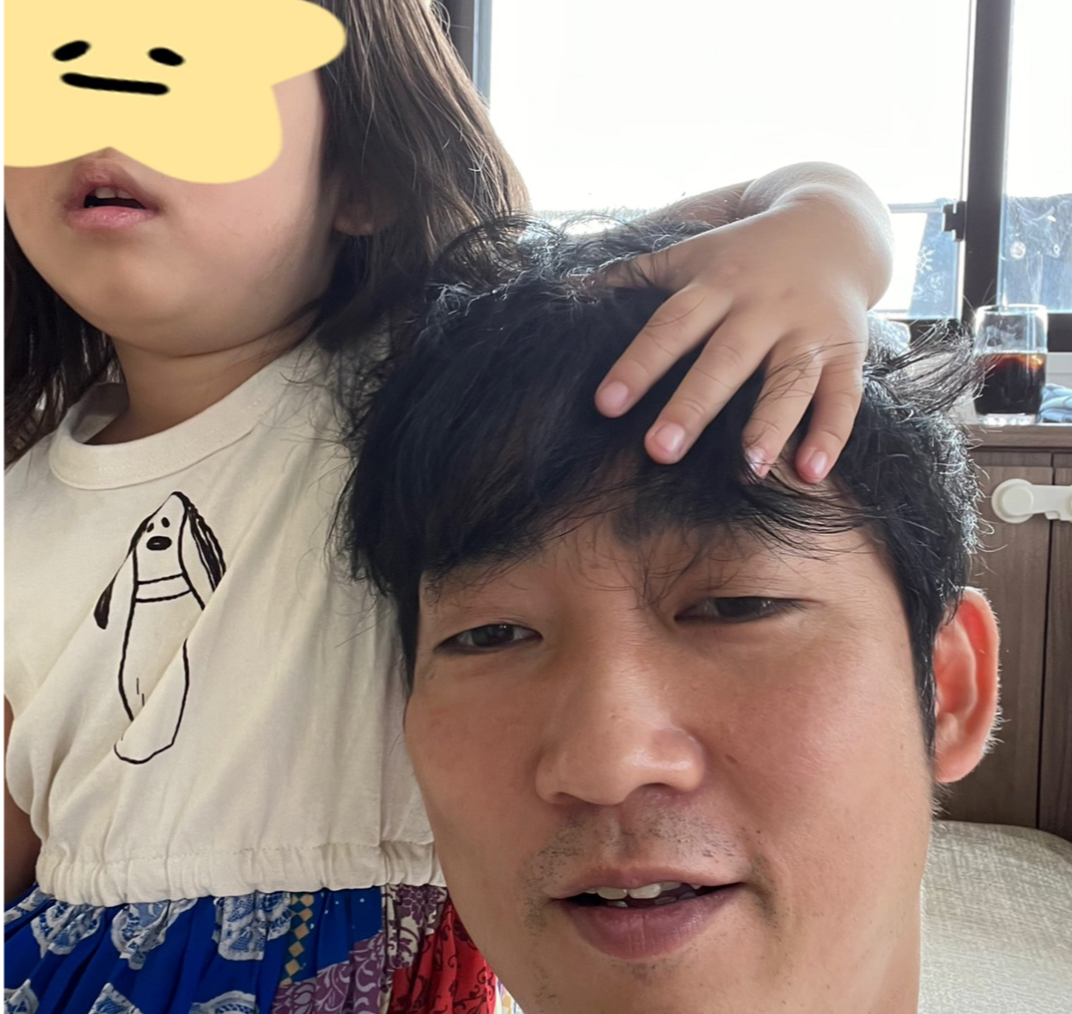 ノンスタ石田さんと長女ら三姉妹とのツーショットが面白すぎる😂「仲良し家族💕」