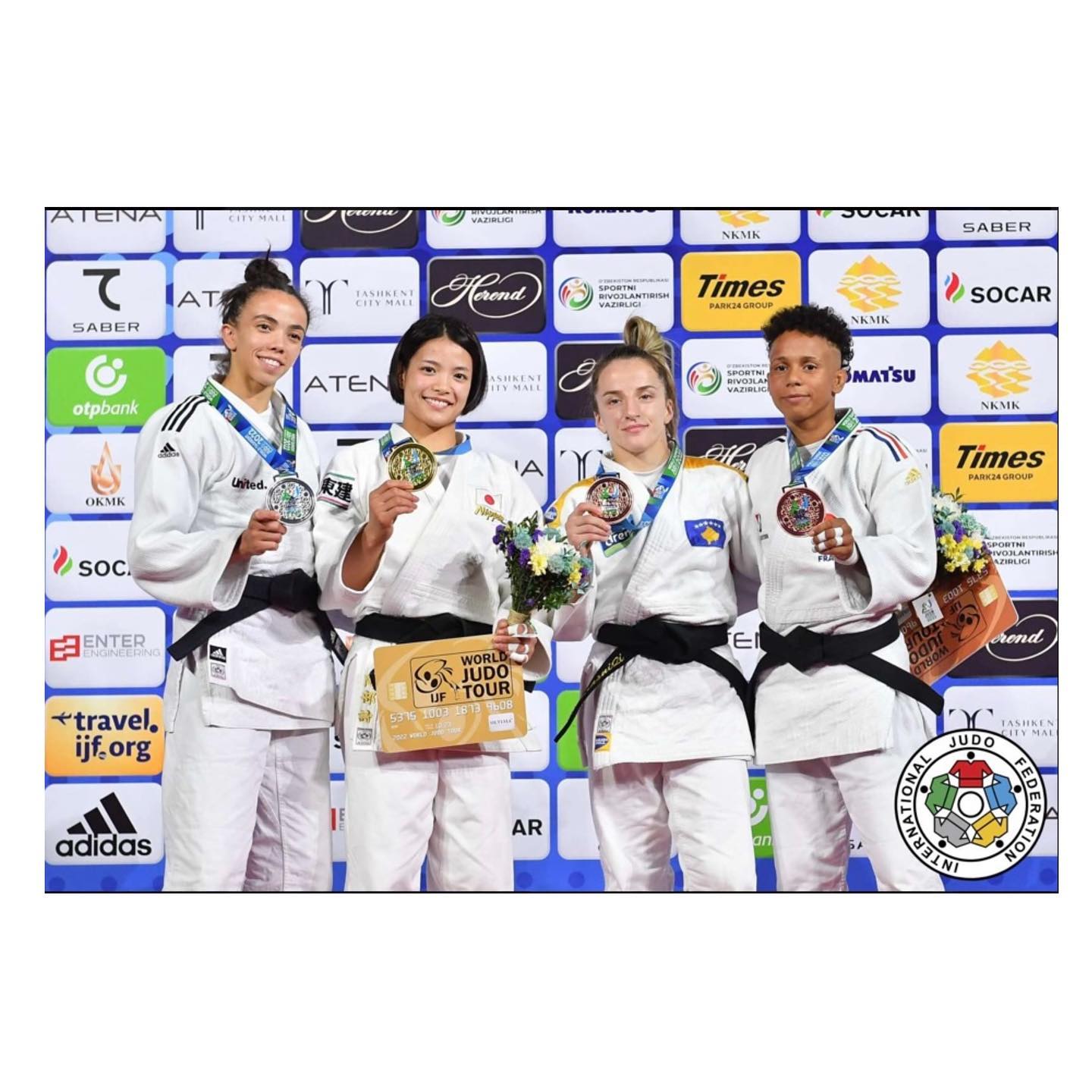 兄妹同日優勝🥇阿部詩、金メダルを手に笑顔を浮かべ「感謝の気持ちでいっぱいです🥹」