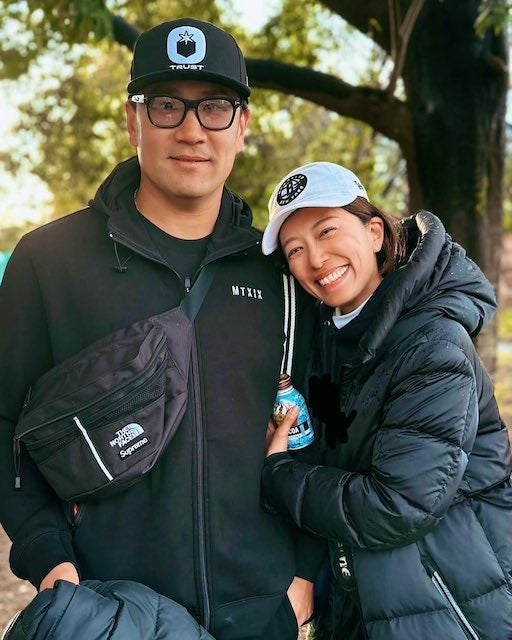 田中将大が仲睦まじい腕組みショットで12回目の結婚記念日を報告
