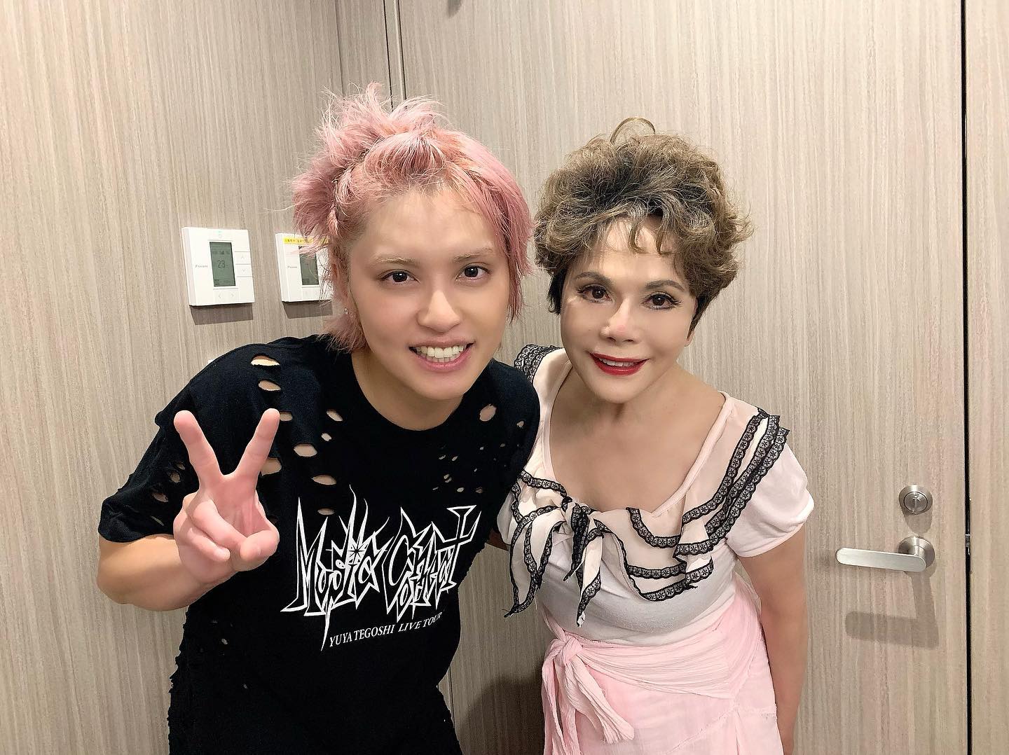 デヴィ夫人＆手越祐也、奇跡の2Sが話題💖「私は超人です」
