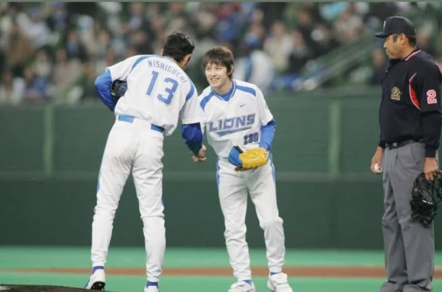 ウエンツ瑛士　プロ野球開幕戦で始球式！！西武本拠地で