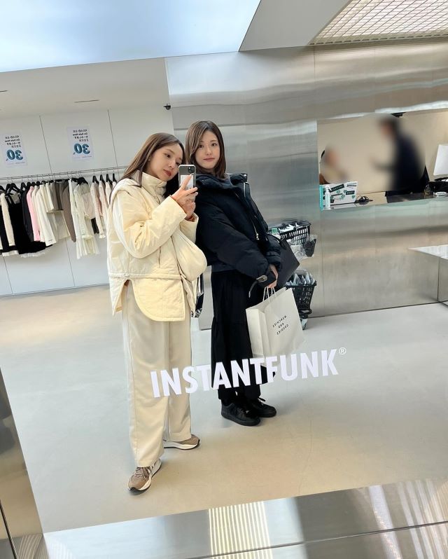 新内眞衣があの元乃木坂メンバーと姉妹感満載ショットを披露😲