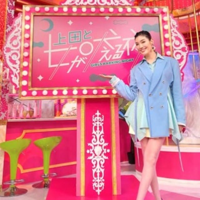 アンミカが春らしいカラフルなペールカラーの衣装でテレビ出演！