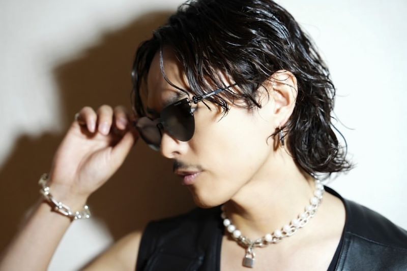 今市隆二のダンディすぎる写真にファン悶絶「カッコよすぎです」