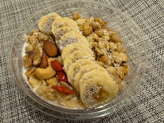 「今年の流行にやっと乗れました」美人キャスターが”ついに”話題のアレを食す！?