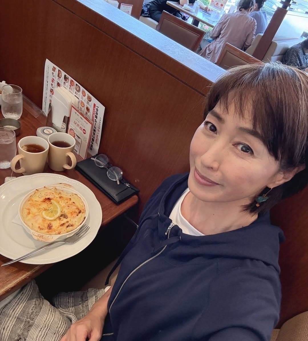 高島礼子、まさかファミレスに？！子どもの頃から無性に食べたくなるメニューを公開！