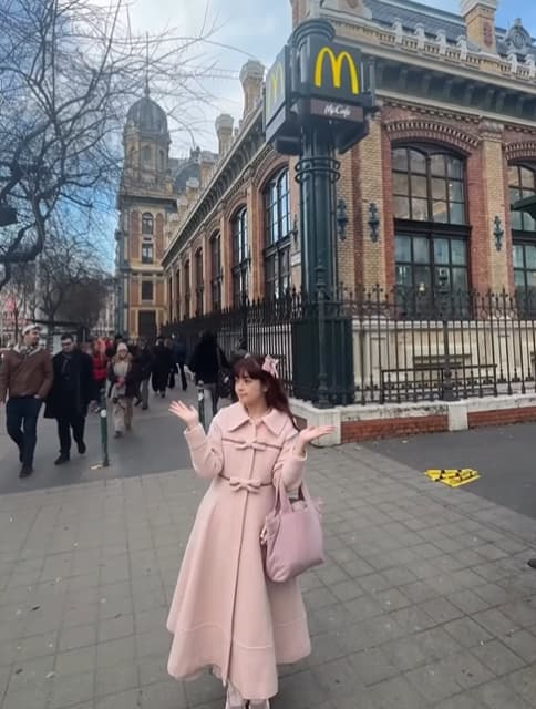 カワイイ大使青木美沙子が世界一美しい〇〇を訪問