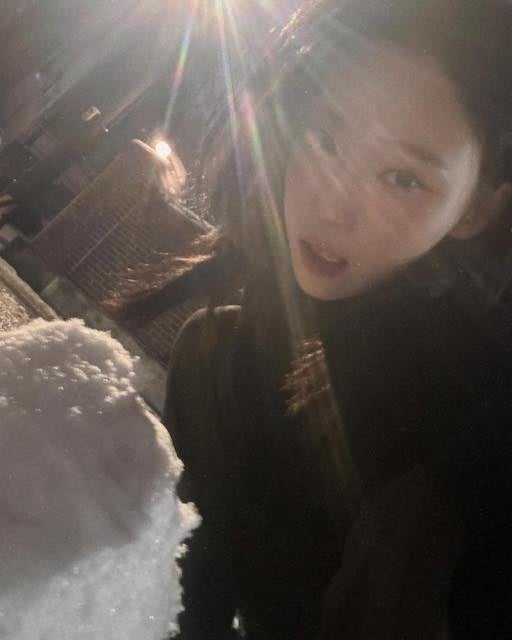 aespaウィンターが雪だるまとキスでファンが嫉妬⛄️