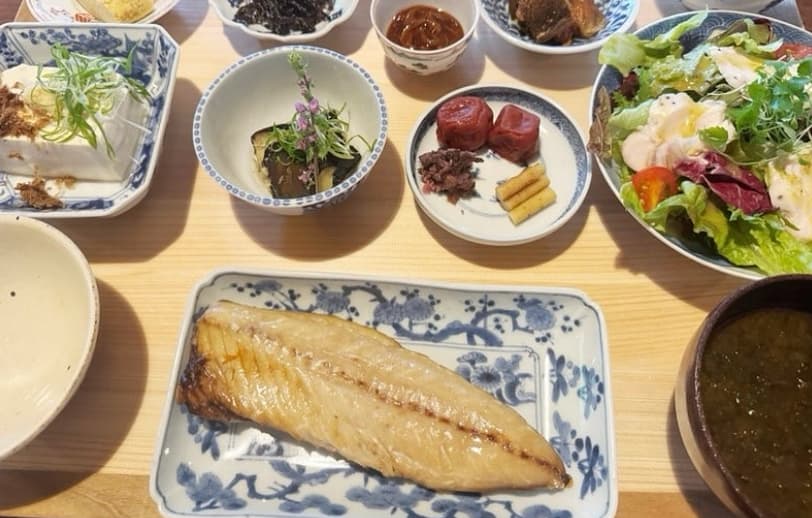 「食べて風呂入って東京帰ろう」人気歌舞伎俳優〇〇が公開した贅沢時間が話題に