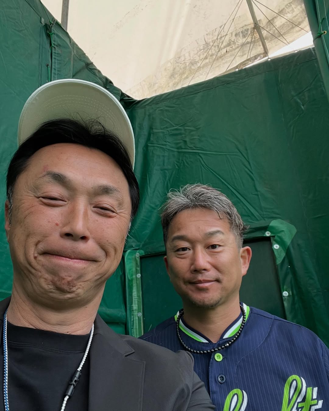 宮本慎也 古巣ヤクルトのキャンプへ足を運ぶ「むちゃくちゃいい笑顔」