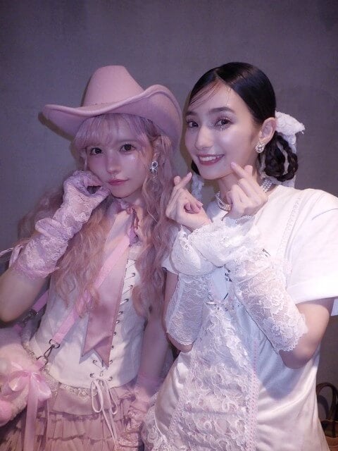 「まるで目の点滴。」人気女性声優が益若つばさとの“ドーリーな2S”でファンを魅了