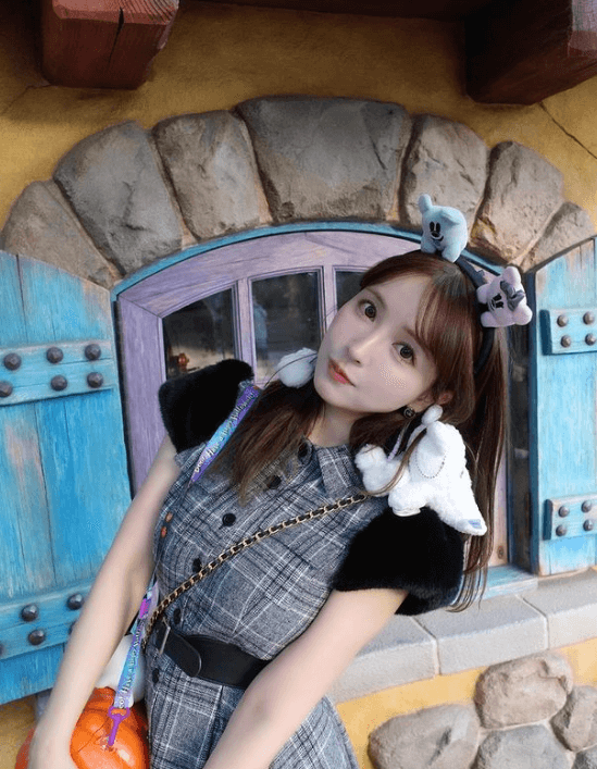 三上悠亜が”夢の国”でファンときめきのドリーミーショットを公開！「可愛すぎる、、」の声が続々