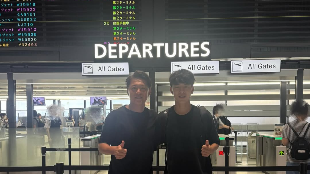 田中隼磨、SCブラガへ旅立つ息子と固い握手