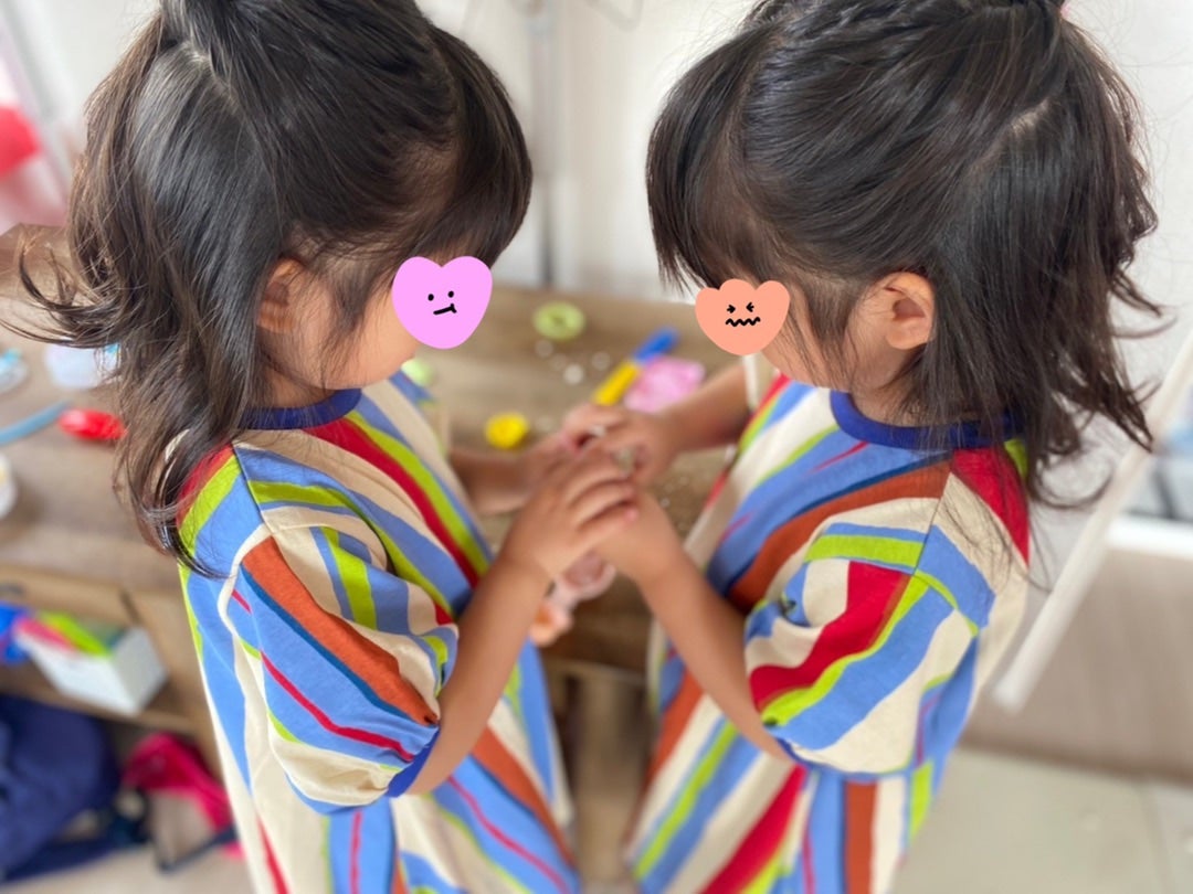 🌈ノンスタ石田さんの双子の娘たちがペアルックコーデ👭キュートなショットにファン癒される💕