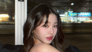 IVE チャン・ウォニョン、クリスマスムード満点の投稿が話題！「미리 메리 크리스마스🎀🤍」