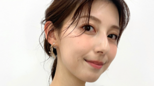話題沸騰！上村彩子アナの最新衣装＆ヘアメイクに絶賛の嵐「待ち受けにしたいくらい可愛い」