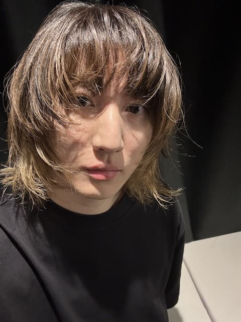 「絶賛準備中でっせ」人気アイドルがライブ前のオフショット披露で話題に