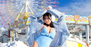 桃月なしこ、雪景色の遊園地で大胆水着ショット！「寒くないですか？」