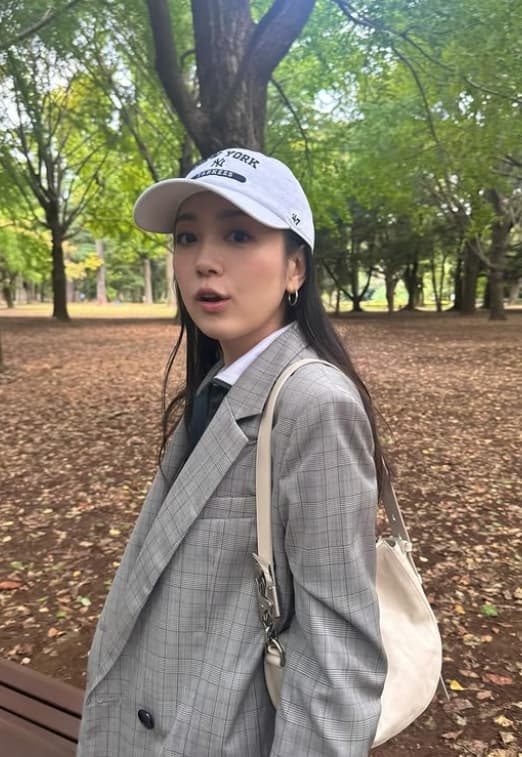 人気歌手〇〇、息抜きの散歩で見つけた秋！ライブまであと20日！