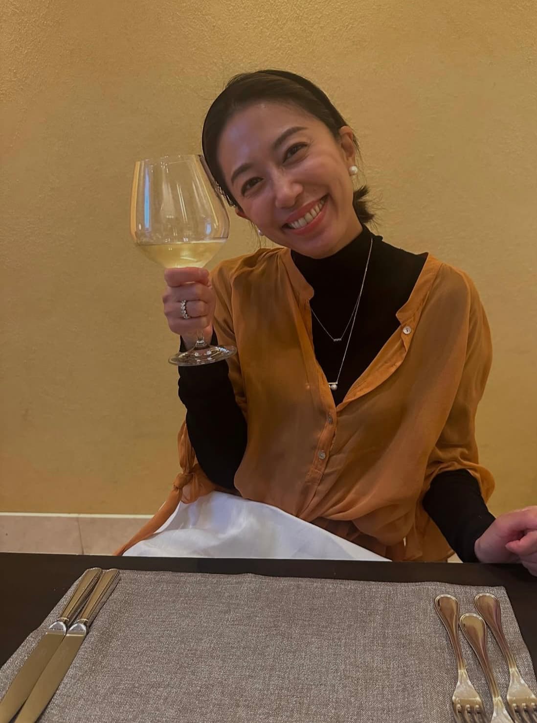 41歳・里田まい、美しすぎる笑顔アップショットを公開！「おめでとう」「可愛い」の声