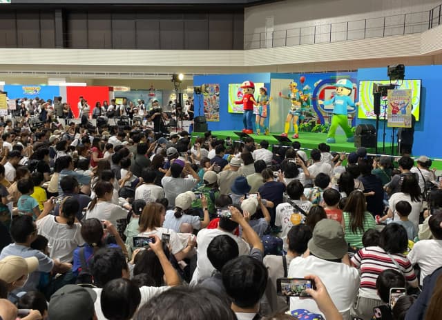 「のりタイ特別ステージ！」小島よしおがのりのりタイムズの特別ステージで大盛り上がり