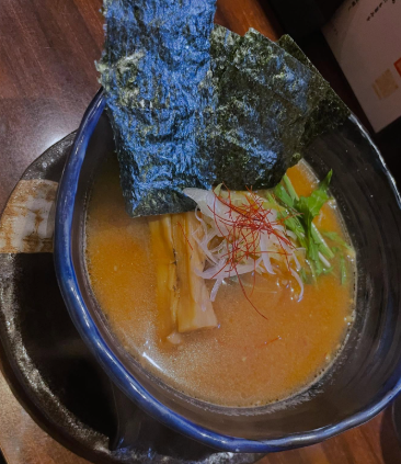 「大阪公演の合間に一杯！」佐藤仁美、味噌ラーメン堪能ショットに反響