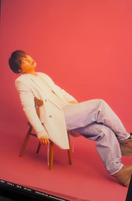 ファンミーティングのために写真撮影！成宮寛貴のモデルショットにファン熱狂⁉