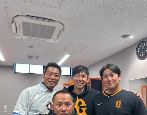 「変わってない！」上原浩治、巨人2軍コーチ陣との激アツ再会！