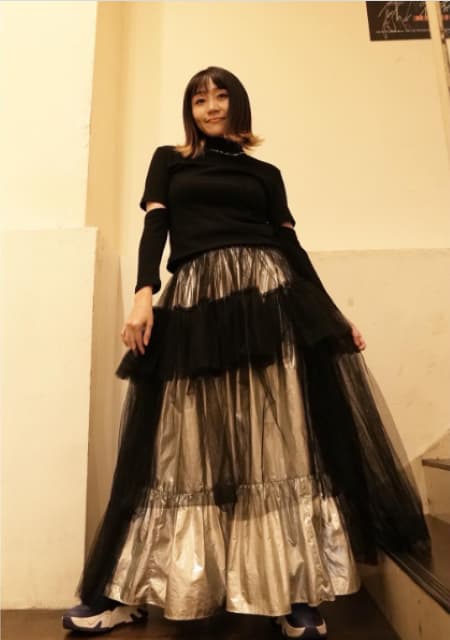 矢井田瞳、福岡公演で新衣装を披露し観客を魅了