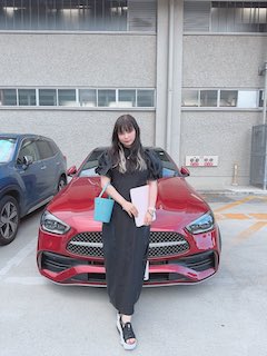 「めっちゃ似合ってる、うん」あの人気タレント 超高級”愛車”披露にファン驚愕