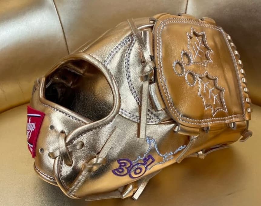 元日本ハム・鍵谷陽平　引退記念にゴールデングラブ！！元チームメイトからコメントも