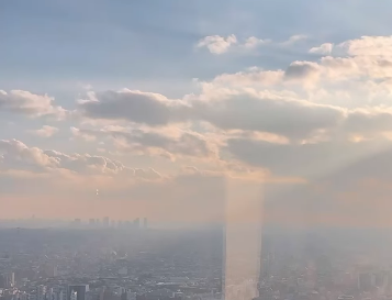 有村実樹、美しい空の下で癒しのひととき「なんて綺麗な景色！」