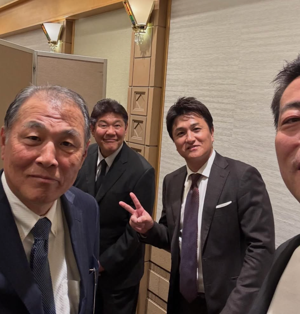 上原浩治、トークショーでの自撮りを投稿「そろそろ雑談のMCも考えないとなぁ」