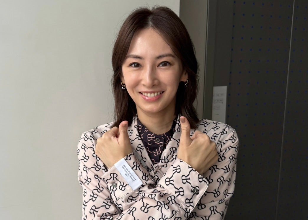 北川景子、はじける笑顔で“あの”ポーズを披露