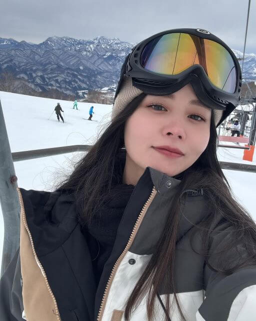 NANAMI、初の白馬で最高の滑り納め！絶景＆パウダーを満喫