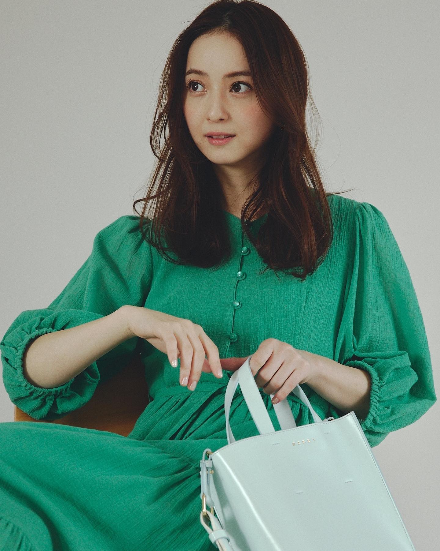 「20代前半に見える」佐々木希の最新ショットが可愛いすぎると話題に