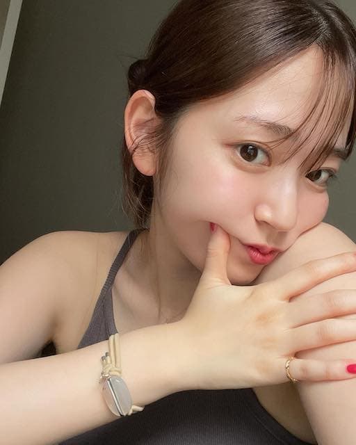 鈴木愛理「プライベートで久々に新しい自分メイクを試してみました。」ファンの間で「肌綺麗❗️」と話題に