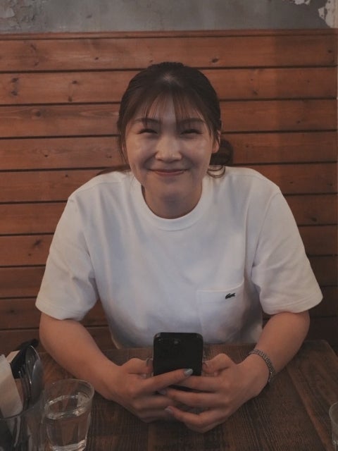 バレーボール元日本代表の黒後愛が「5時起きの幸福」語る朝カフェショット、素顔の笑顔と焼き菓子の癒し