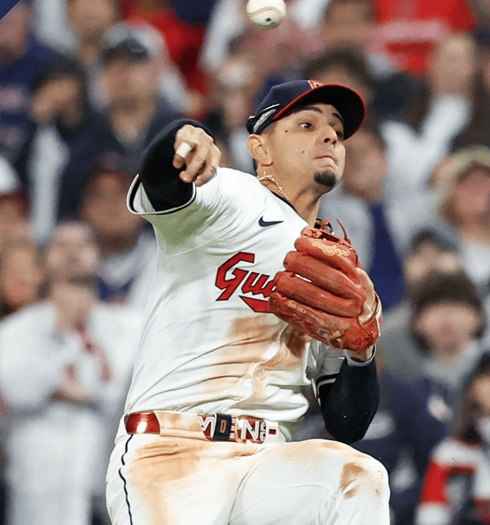 メジャー好プレー集！9位に選ばれたのはガーディアンズの守備職人