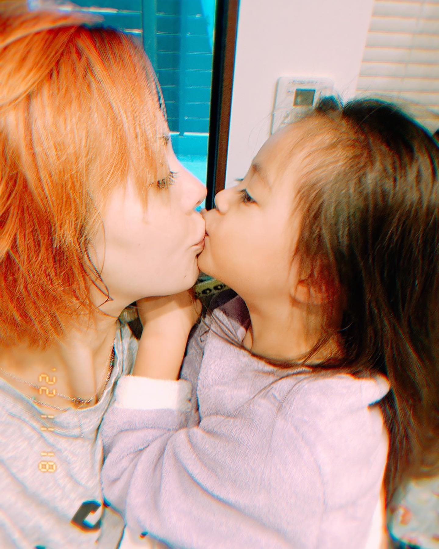 「そっくり😍」土屋アンナ、愛娘の誕生日を祝う親子ショットに反響✨