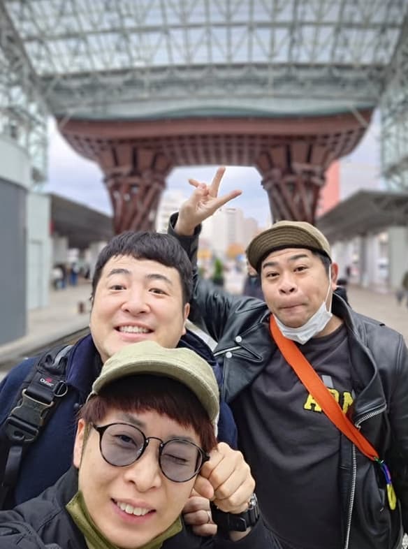 「誰と撮るかだから」豪華同期３人組で金沢駅の映える門で最高の瞬間をキャッチ